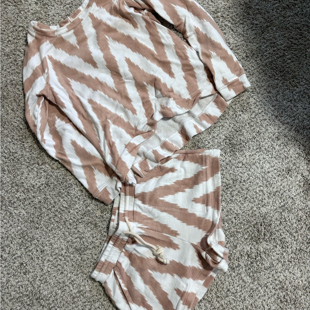 Lou & Grey Zigzag Lounge Set in Cream and Tan